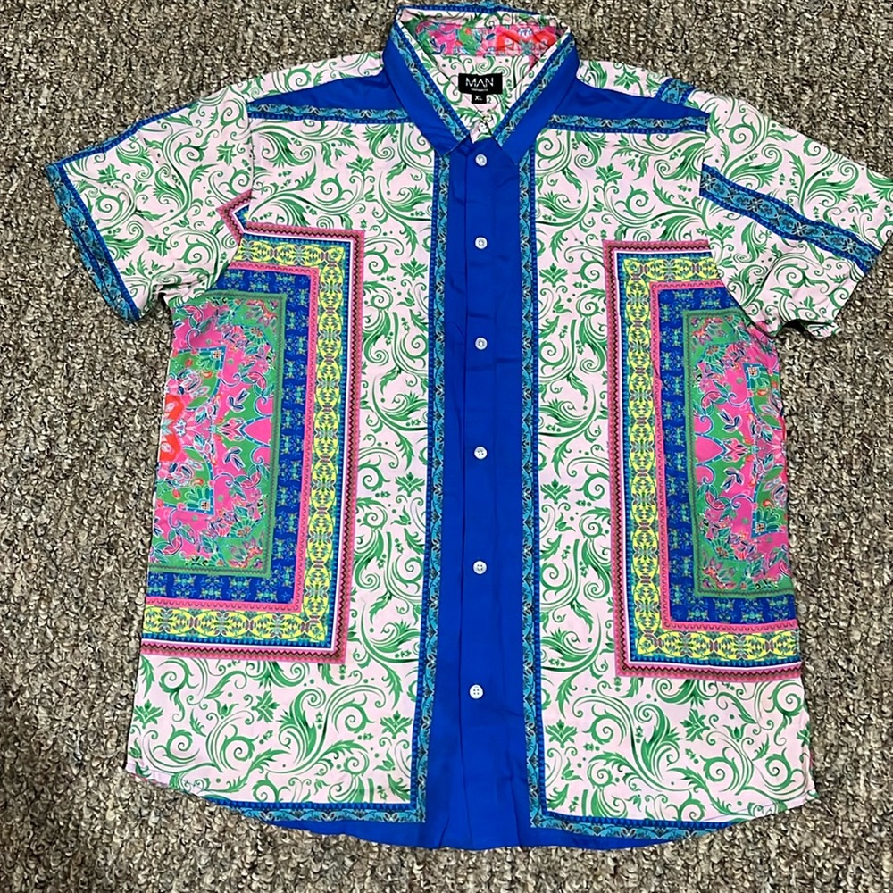 Men’s silk dress up shirt extra large fits like a large